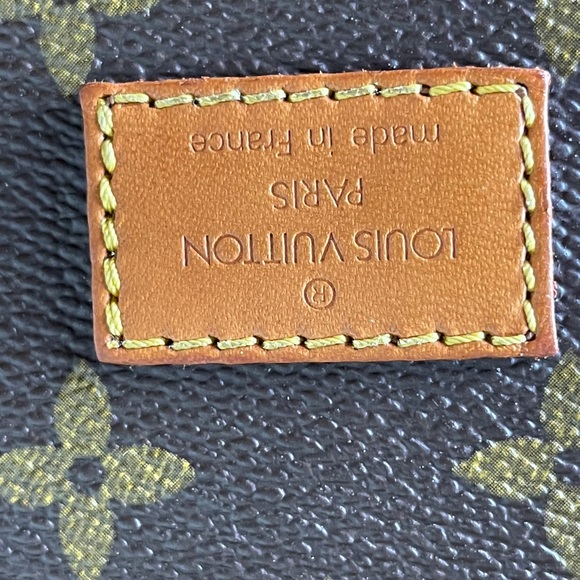 Louis Vuitton Saumur 30 - Picture 14 of 16